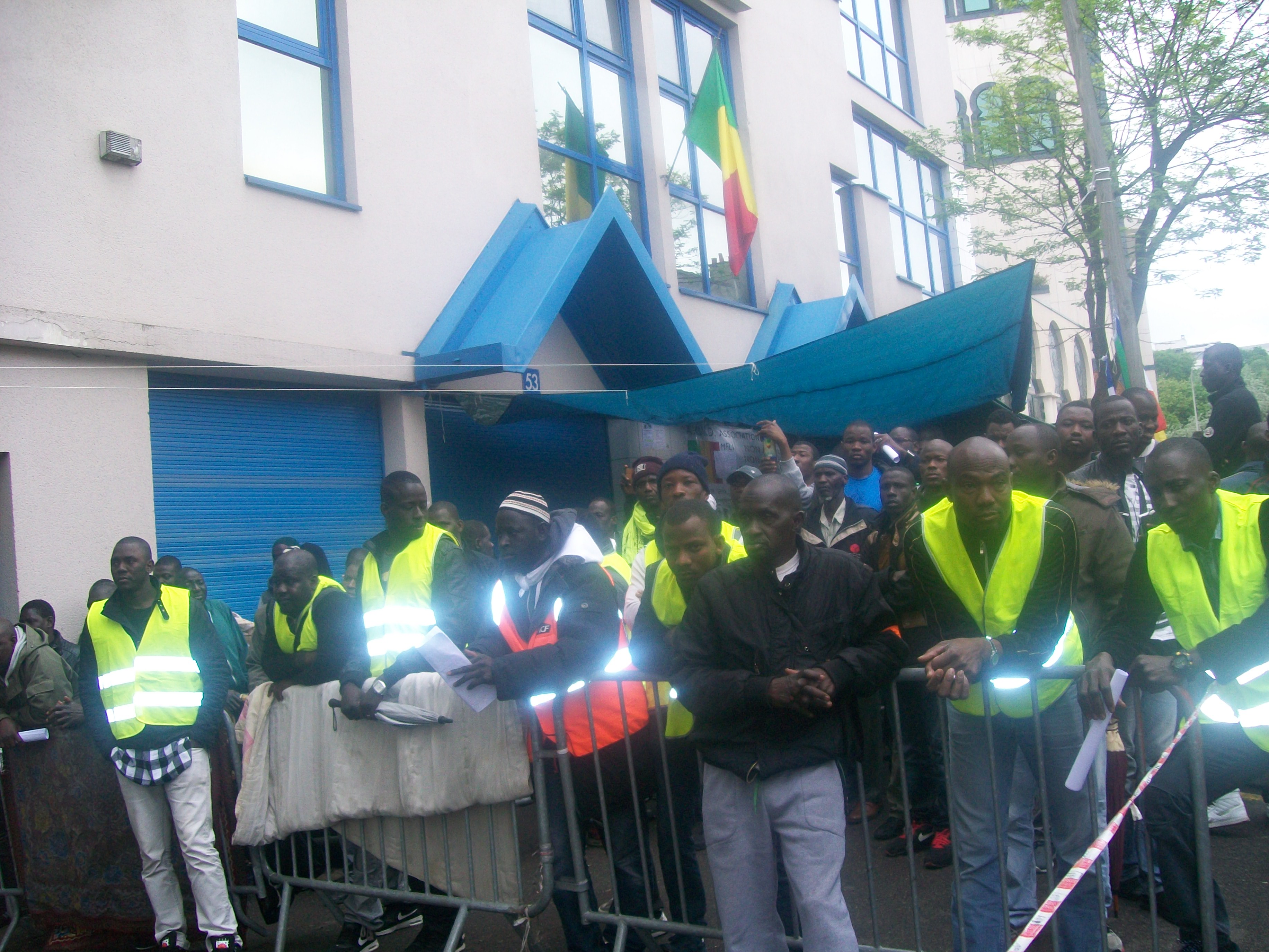 Sit In Devant Le Consulat Du Mali En France Malicom L Info Sur Le   Adcyd3 