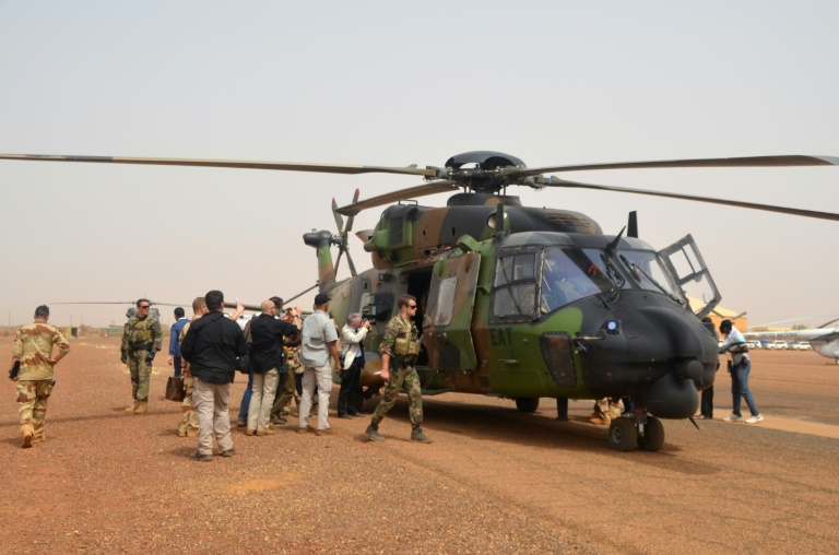 Écrasement d'un hélicoptère : la Défense nationale confirme la mort des  deux militaires